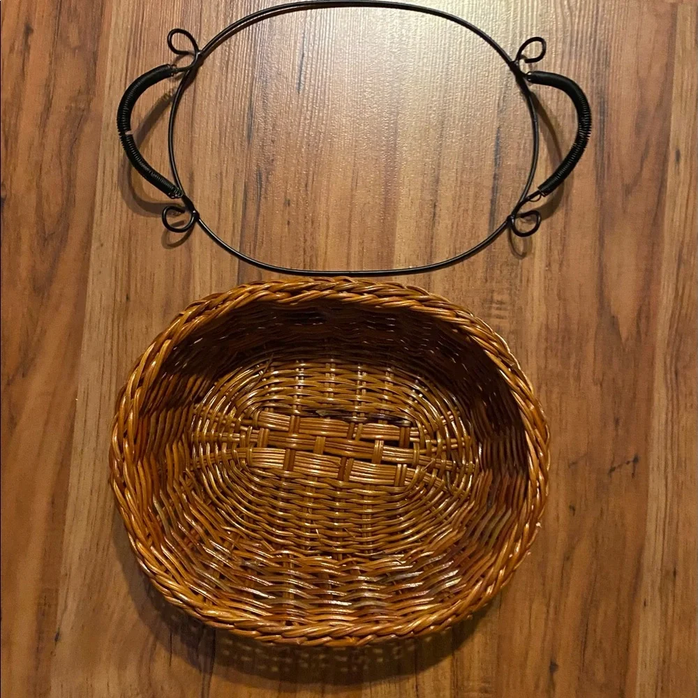 N/A wicker basket